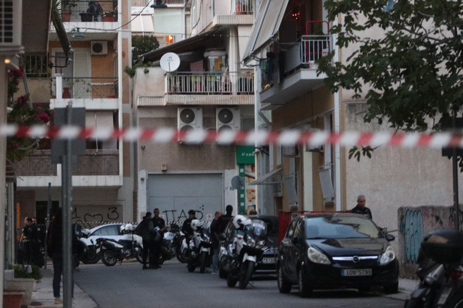 Άγιος Παντελεήμονας: Ένας νεκρός και ένας τραυματίας μέσα σε διαμέρισμα