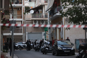 Άγιος Παντελεήμονας: Ένας νεκρός και ένας τραυματίας μέσα σε διαμέρισμα