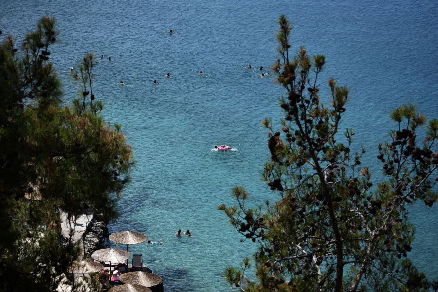 Καιρός: Υψηλές θερμοκρασίες σε όλη τη χώρα - Ιδιαίτερα αυξημένοι οι άνεμοι στο Αιγαίο