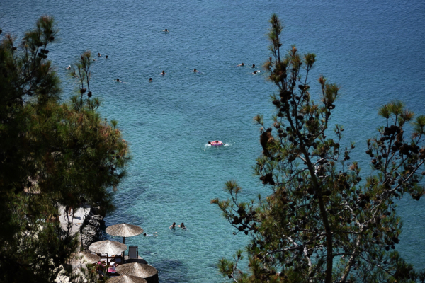 Καιρός: Υψηλές θερμοκρασίες σε όλη τη χώρα - Ιδιαίτερα αυξημένοι οι άνεμοι στο Αιγαίο