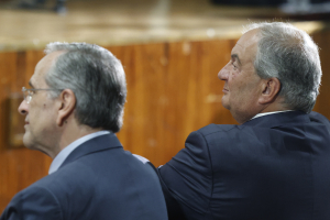 Ούτε θετική, ούτε αρνητική απάντηση Καραμανλή και Σαμαρά σε Μητσοτάκη για το πάρτι της Ρηγίλλης