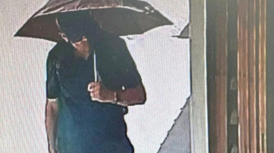 Σύμη: Αναζητούν τον Βρετανό παρουσιαστή του ΒΒC σε βραχώδη περιοχή - Σηκώθηκε και ελικόπτερο