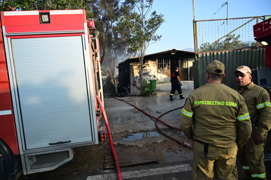 Φωτιά στο Μαρκόπουλο: Μήνυμα από το 112, ισχυρές πυροσβεστικές δυνάμεις στο σημείο