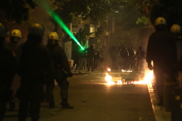 Πορείες ομάδων της εξωκοινοβουλευτικής Αριστεράς και μελών της Χρυσής Αυγής