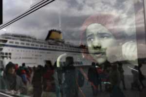 Περισσότεροι από 3.500 οι πρόσφυγες στο λιμάνι του Πειραιά