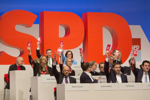 Γερμανία: Πρώτοι οι Πράσινοι σε νέα δημοσκόπηση, ιστορικό χαμηλό για το SPD