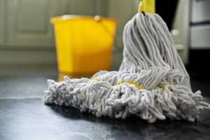 Λύση από την πολιτεία για τις σχολικές καθαρίστριες ζητάει ο Δήμος Ιωαννιτών