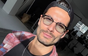 Γιώργος Καράβας: Σε γιορτινό κλίμα στόλισαν το σπίτι, δεν έλειπαν τα απρόοπτα – Που πήγε το δέντρο;