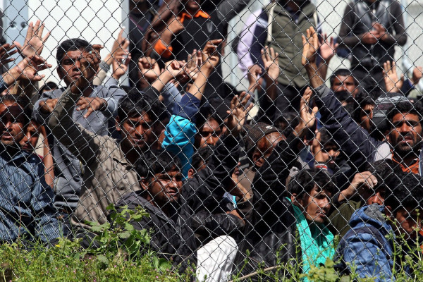 Στον Πειραιά 370 μετανάστες από Χίο και Μυτιλήνη - Νέες διασώσεις από το Λιμενικό