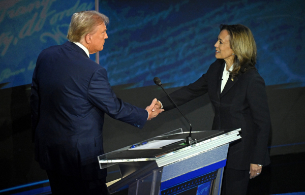 Εκλογές ΗΠΑ: Κάμαλα Χάρις ή Ντόναλντ Τραμπ; Τι θα ψήφιζαν οι Ιταλοί αν μπορούσαν