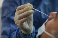 Αυξάνονται οι νέοι θάνατοι από κορονοϊό, 8.403 τα κρούσματα σήμερα, 329 οι διασωληνωμένοι