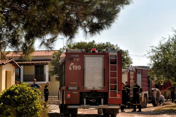 Η πυροσβεστική «γεμίζει» με νερό τα νοσοκομεία της Θεσσαλονίκης