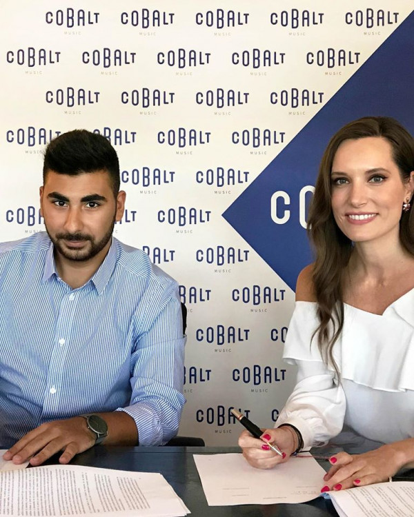 Συμβόλαιο με δισκογραφική εταιρεία για τον Κωνσταντίνο Παντελίδη