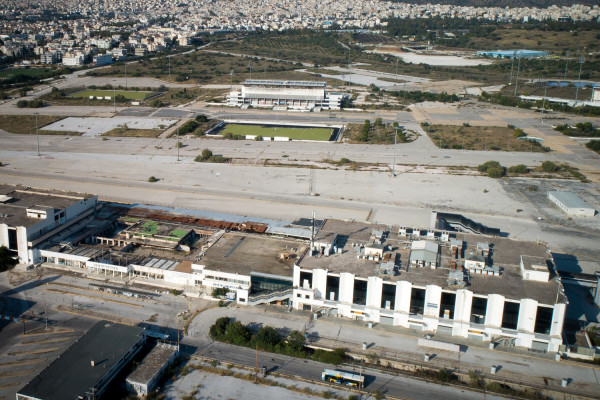 «Πράσινο» φως για την κατεδάφιση των κτιρίων μέσα στο Ελληνικό