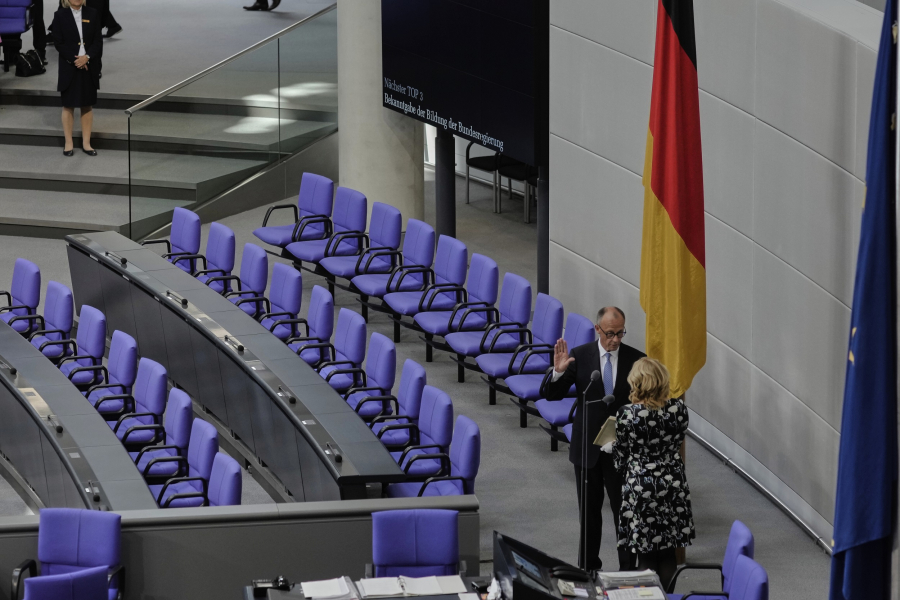 Γερμανία: Ορκίστηκε καγκελάριος ο Μερτς, μετά το θρίλερ των ψηφοφοριών