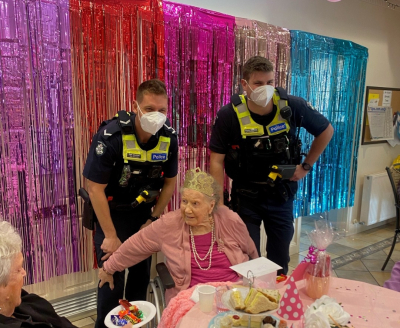 Γιαγιά 100 ετών στην Αυστραλία συνελήφθη στο πάρτι γενεθλίων της επειδή το... ήθελε
