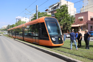 Καλαμάκι: Τραμ συγκρούστηκε με φορτηγό