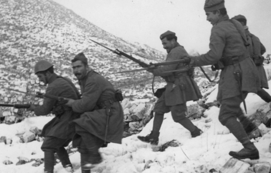 «Να μην το ξεχάσουμε ποτέ»: Τα μηνύματα των πολιτικών για την 28η Οκτωβρίου