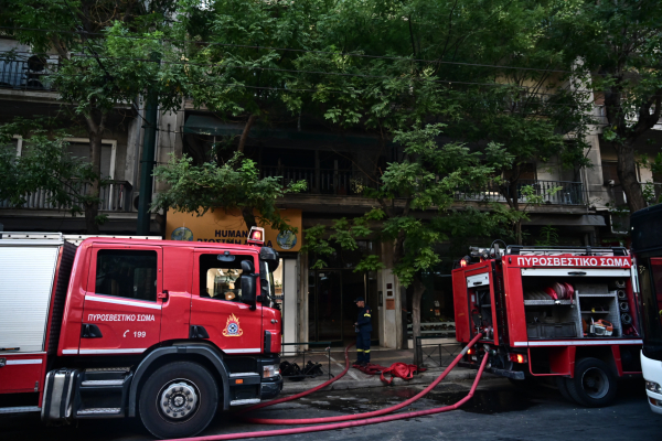 Φωτιά τώρα σε διαμέρισμα στα Πατήσια - Νεκρή μία γυναίκα