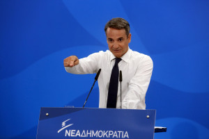 Σε κατάργηση του «νόμου Κατρούγκαλου» δεσμεύεται ο Μητσοτάκης