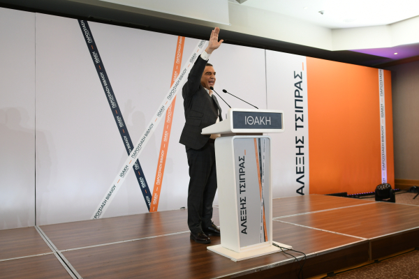 Πίεση μέσω... ΠΑΣΟΚ για να δεχθεί ο Τσίπρας τον ΣΥΡΙΖΑ στο νέο κόμμα