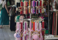 Πασχαλινό ωράριο 2026: Πώς θα λειτουργούν τα καταστήματα στην Αθήνα - H Κυριακή που θα είναι ανοιχτά