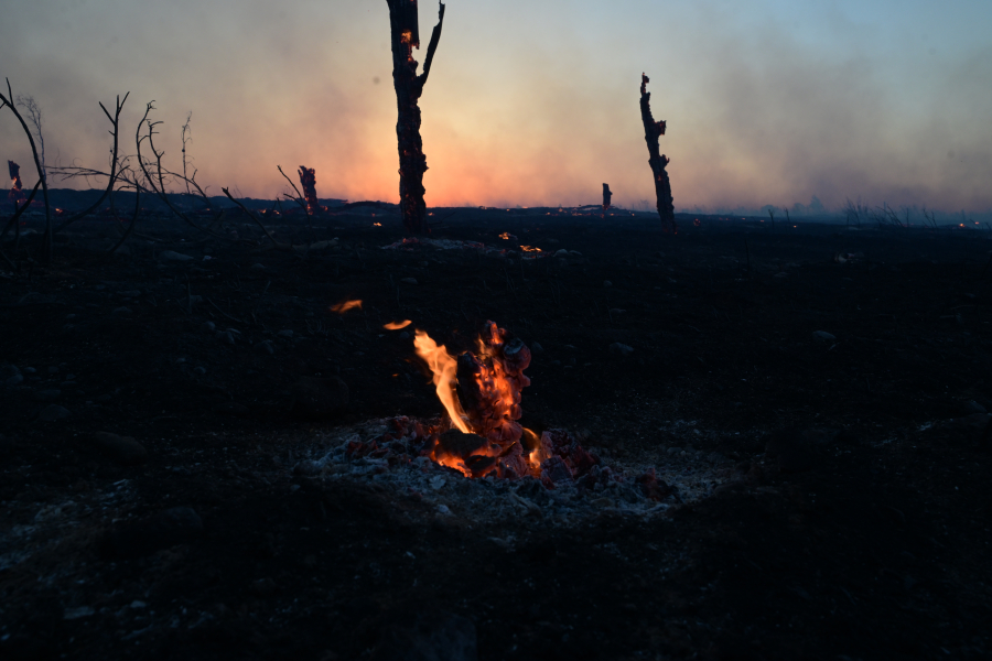 Φωτιά στα Κύθηρα: Συνεχίζεται για τέταρτη μέρα η μάχη με τις αναζωπυρώσεις