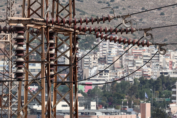 «Κίνδυνος έκρηξης λόγω διαρροής ρεύματος»: Πώς εξαπατούσαν ηλικιωμένους σε Αθήνα, Αγρίνιο και Θεσσαλονίκη