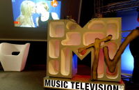 Tέλος εποχής για τo MTV: Κλείνει το κανάλι που άλλαξε τη μουσική - Γιατί ρίχνει «μαύρο»