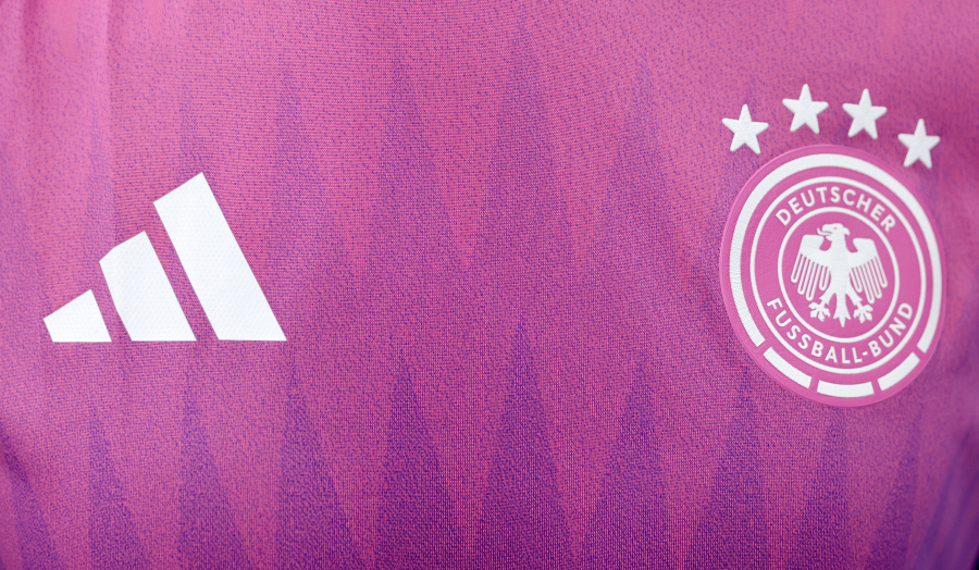 H Adidas αποσύρει το νούμερο 44 στην Εθνική Γερμανίας λόγω συνειρμών με ... τα SS