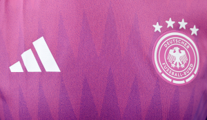 H Adidas αποσύρει το νούμερο 44 στην Εθνική Γερμανίας λόγω συνειρμών με ... τα SS