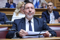 «Καμπανάκι» Στουρνάρα για το στεγαστικό: Κίνδυνος για οικονομία και δημογραφικό