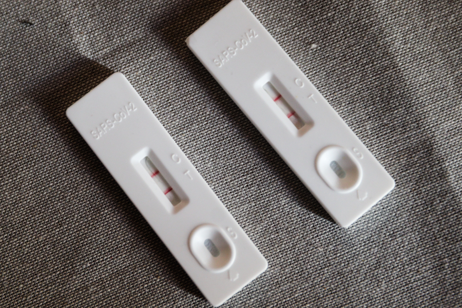 Κορονοϊός: «Εκτοξεύθηκαν» τα κρούσματα της νέας παραλλαγής - 50 θάνατοι και 70 διασωληνωμένοι