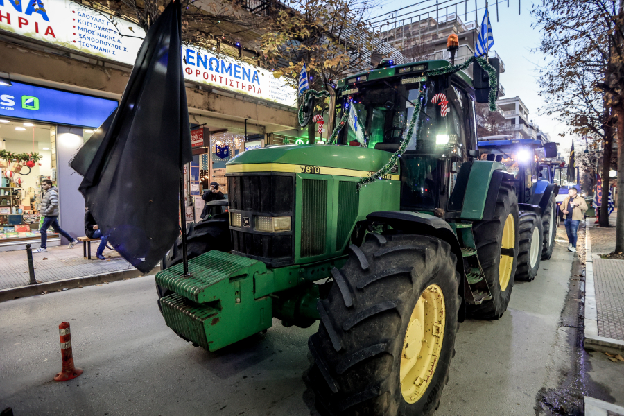 Με στημένες δηλώσεις η κυβέρνηση απέναντι στους αγρότες