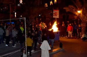 Λέσβος: Ο Δήμαρχος καταγγέλλει αδράνεια της κυβέρνησης - Εκκενώθηκε η πλατεία Σαπφούς