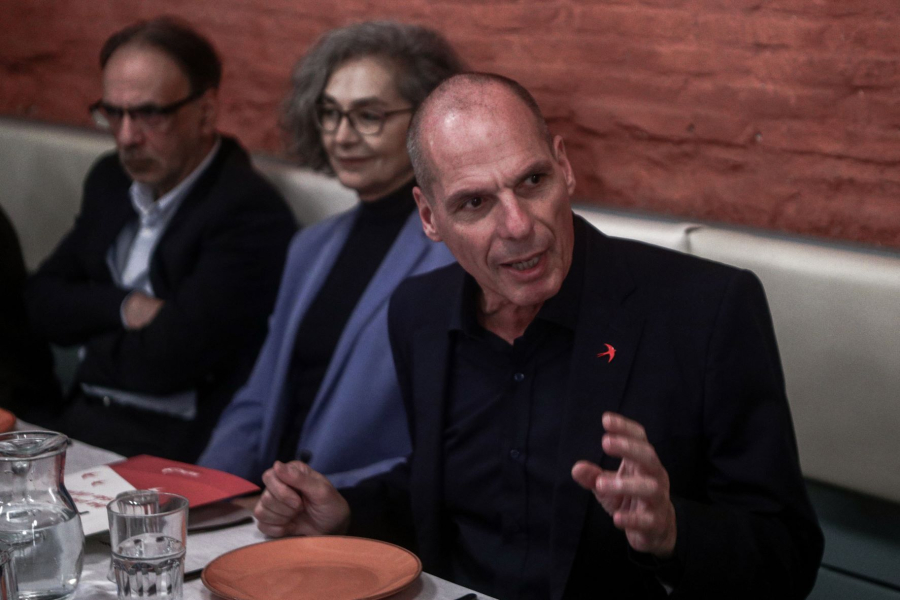 Βαρουφάκης: «Αντίθετα με τους 57 των Τεμπών, εγώ αναρρώνω - Να πάψει η αποπροσανατολιστική σπέκουλα»