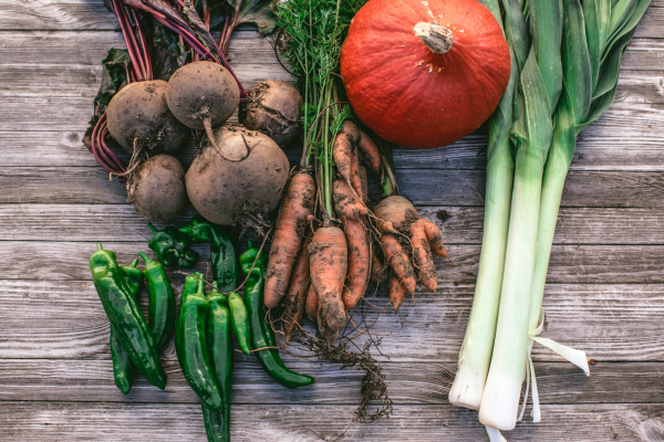 Το λαχανικό που πολλοί υποτιμούν, αλλά θωρακίζει οστά και ανοσοποιητικό