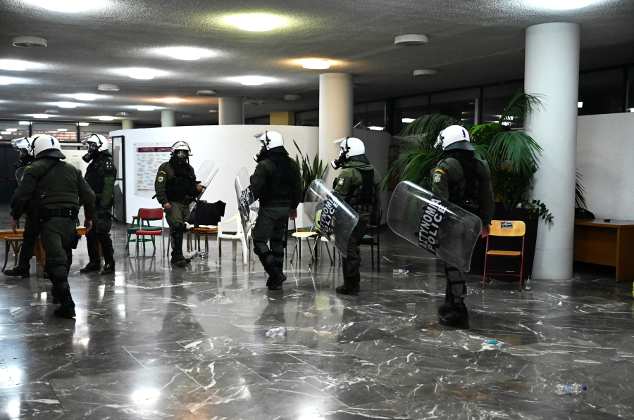 Εμμένει στη διενέργεια εξετάσεων με φυσική παρουσία η Νομική Σχολή του ΑΠΘ