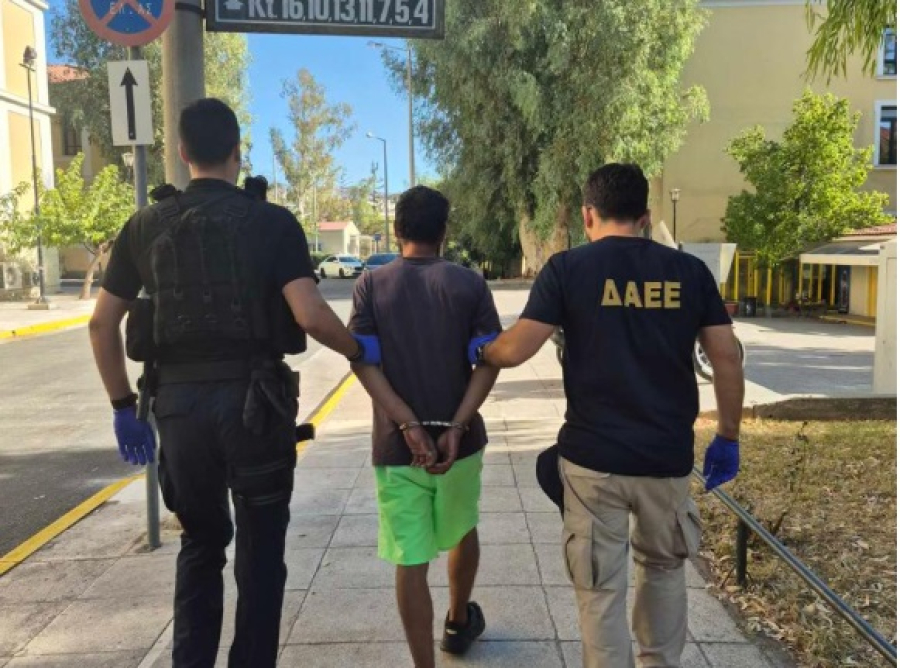 Φωτιά στον Υμηττό: Χειροπέδες σε εμπρηστή - Πώς τον εντόπισαν οι Αρχές (εικόνες)