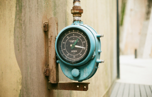 Ράλι ρεκόρ στο πετρέλαιο: Άλμα 35% εν μέσω κλιμάκωσης στη Μέση Ανατολή