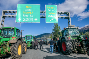 Στο πλευρό των αγροτικών μπλόκων και οι πανεπιστημιακοί