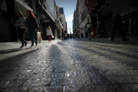 Πάσχα 2025: Σε ισχύ από σήμερα το εορταστικό ωράριο των καταστημάτων