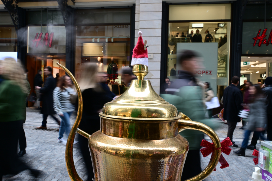 Ανοιχτά σήμερα καταστήματα και σούπερ μάρκετ: Πώς θα λειτουργήσουν μέχρι την Πρωτοχρονιά