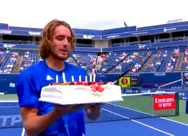 Το μήνυμα του Τσιτσιπά για την Ελλάδα - Γενέθλια με πρόκριση στους «8» για τον Στέφανο στο Τορόντο (βίντεο)