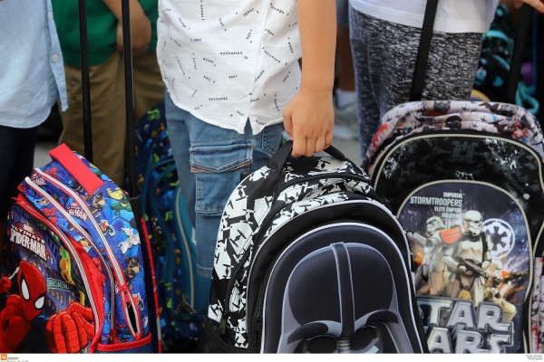 Γονείς αναζητούν ψευδείς βεβαιώσεις για να μην φορούν μάσκες τα παιδιά τους