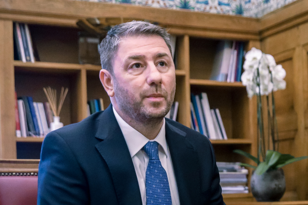 Η δημοσκόπηση που στρέφει τον Νίκο Ανδρουλάκη εναντίον του ΣΥΡΙΖΑ