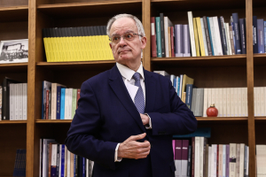 ΠΑΣΟΚ για Τασούλα: Ρυθμιστής των εσωκομματικών της ΝΔ