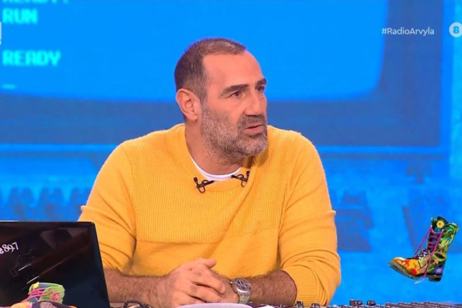 Ο Αντώνης Κανάκης ανακοίνωσε το τέλος των «Ράδιο Αρβύλα» (Βίντεο)