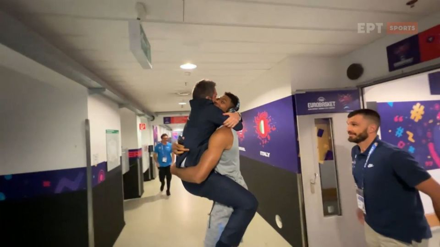 Eurobasket 2022: «Τρελάθηκε» ο Ποτσέκο και «όρμηξε» στην αγκαλιά του Αντετοκούνμπο (βίντεο)
