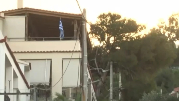 Καλύβια: «Αποφάσισα να βάλω τέλος στο δράμα που ζούσαμε» δηλώνει ο 16χρονος